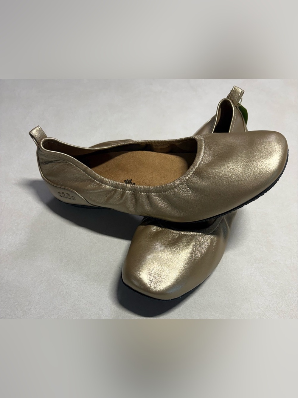 TAOS Chit-Chat golden Leather Ballet Flat Comfort / size 10 / CHT-14210